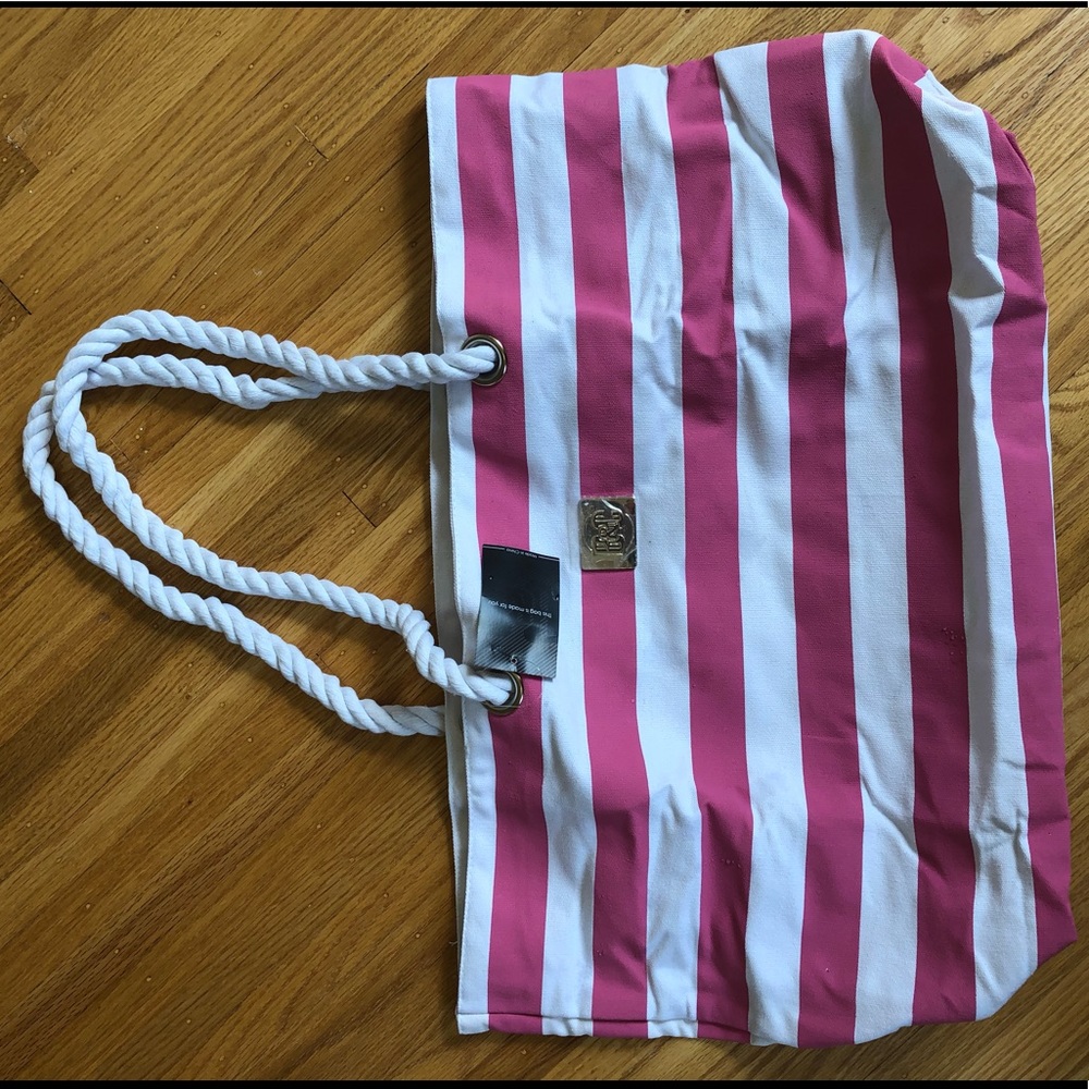 NEW WITH TAGS Large Bag and Carry Beach Bag